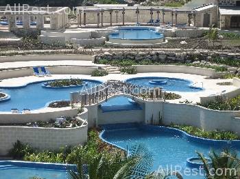 The Crane Resort & Residences 37
